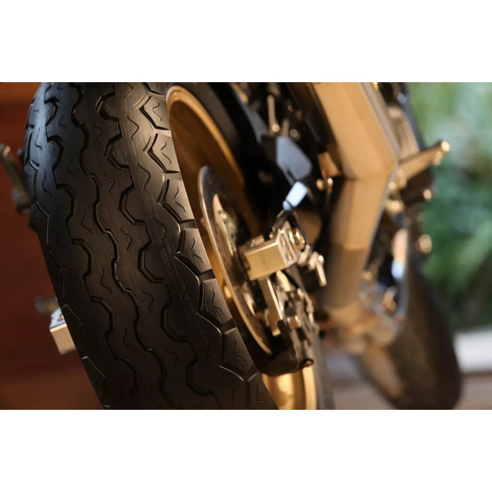Neumático TT100 GP — 130/80-18 trasero, 66H