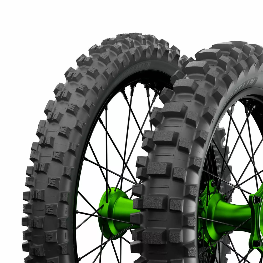 Neumático Starcross 6 Medium Hard — 120/90-18, 65M, con cámara