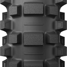 Neumático Starcross 6 Medium Hard — 120/90-18, 65M, con cámara