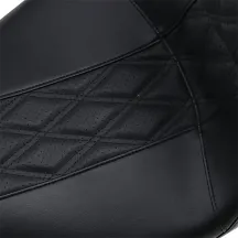 Asiento Outcast GT — asiento 2-Up, conductor 17-1/4" x 14", pasajero 13-1/2" x 6-1/2", negro, con respaldo 7"