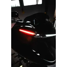 Genesis® 4 Moldura LED dinámica para parabrisas Road Glide® — Harley-Davidson®, negro, lente ahumado, par