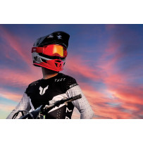 Casco Reflex Sport Strike MIPS® — Talla M, Negro, brillante