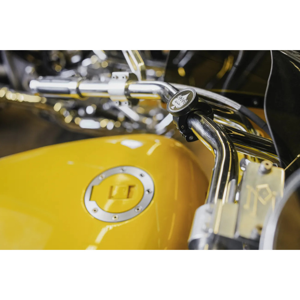iOmounts® Nomad™ Universal Phone Mount iOmounts® Nomad™ Universal Phone Mount