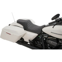 Predator III Seat — Black, overall length 79 cm (31"), driver width 30.5 cm (12")