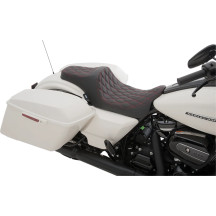 Asiento Predator III — Negro, Rojo, 79 cm longitud total, 39,5 cm longitud conductor, 30,5 cm ancho conductor