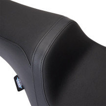 Asiento Predator 1-Up — 76 cm (30") longitud, 30 cm (11-3/4") ancho conductor, negro