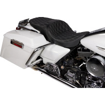 Asiento Freedom Touring — 38 cm (15\") ancho del conductor, 77.5 cm (30-1/2\") longitud total, Negro, Plateado