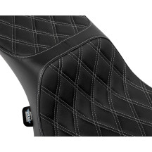 Asiento Performance Predator 2-Up con alcance extendido — 29-1/2" largo, 12" ancho del conductor, Negro