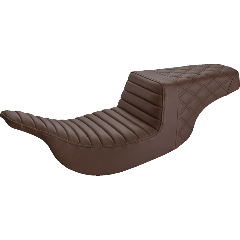 Asiento Step-Up — 33" de longitud total, 17" de conductor, tanque estándar, marrón