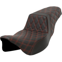 Asiento Step-Up con puntada enrejada — 76 cm (30") longitud total, negro, rojo