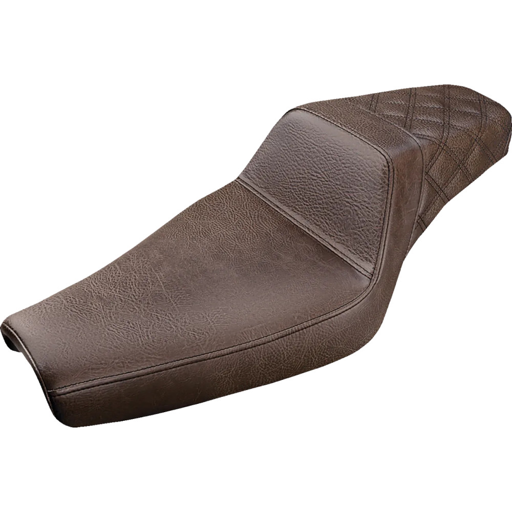 Asiento Elevado — Costura en Rejilla Trasera