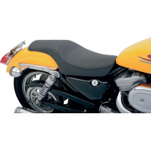 Asiento Predator — 66.5 cm (26-1/4") total, conductor 38 cm (15") x 25.5 cm (10"), negro