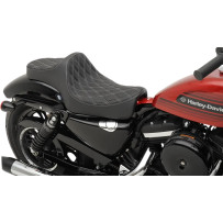 Predator III Seat — 68 cm (26-3/4") overall, Black