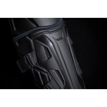 Field Armor 3™ Knees — L/XL, Black