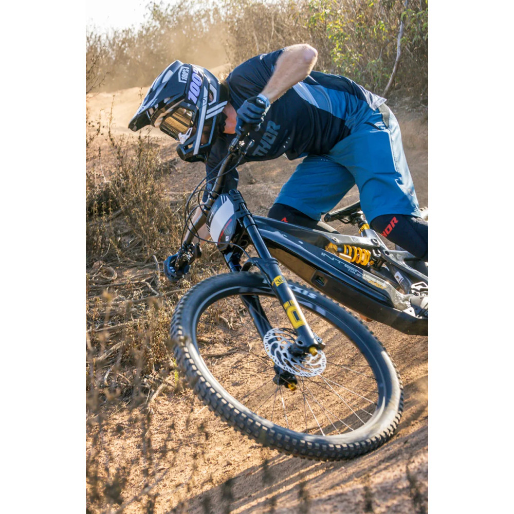Guantes Assist React — Talla M, Negro